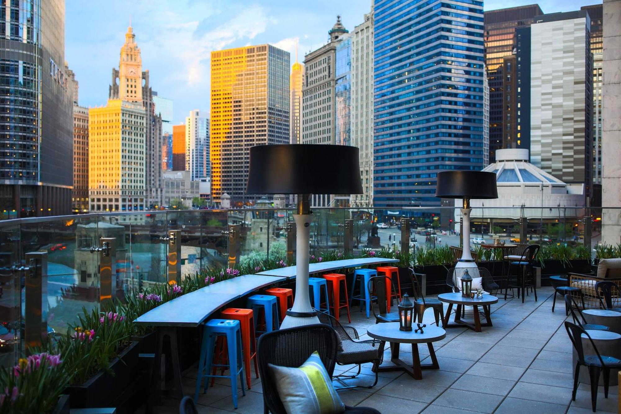 Renaissance Chicago Downtown Hotel Exterior photo