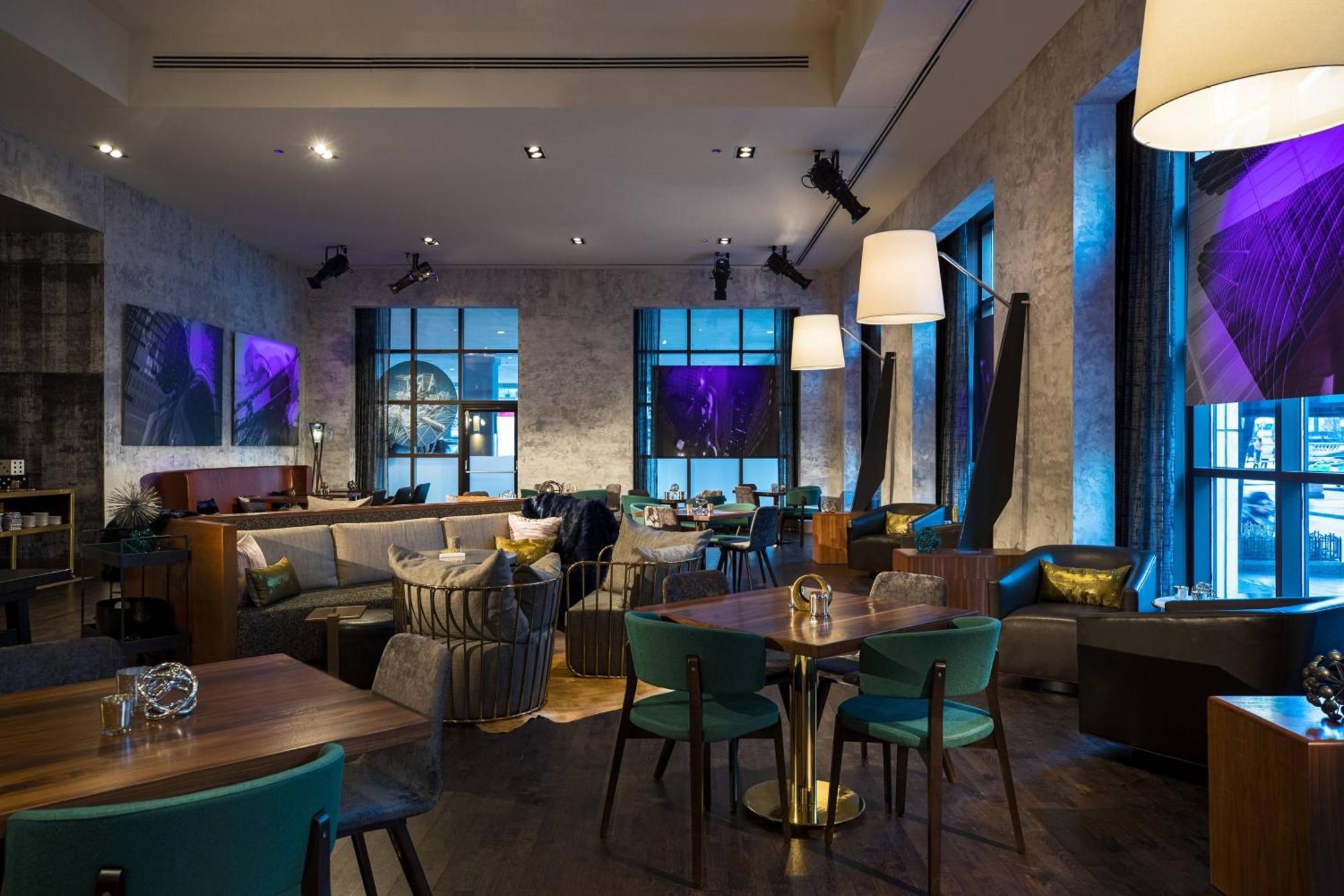 Renaissance Chicago Downtown Hotel Exterior photo