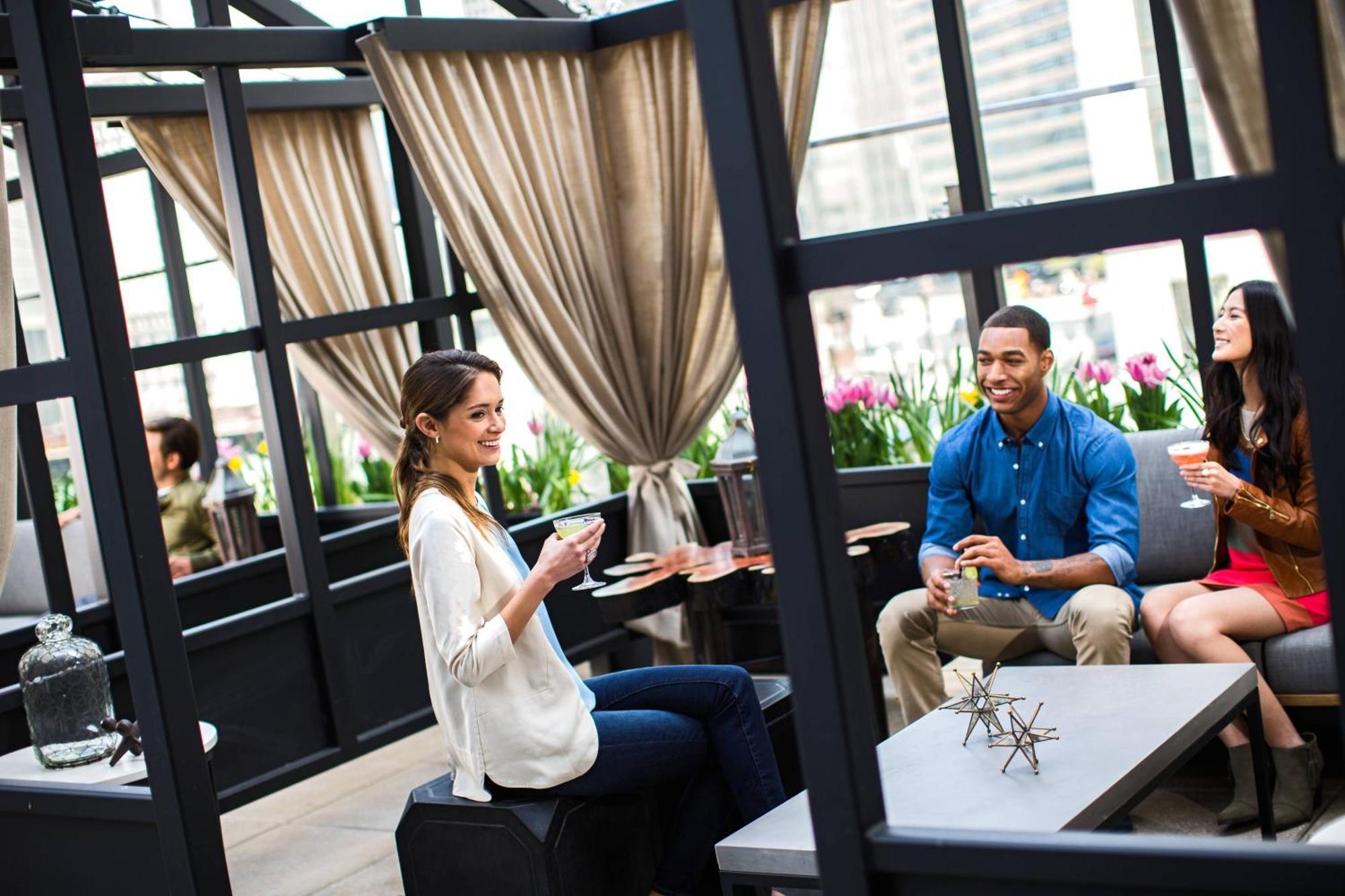 Renaissance Chicago Downtown Hotel Exterior photo