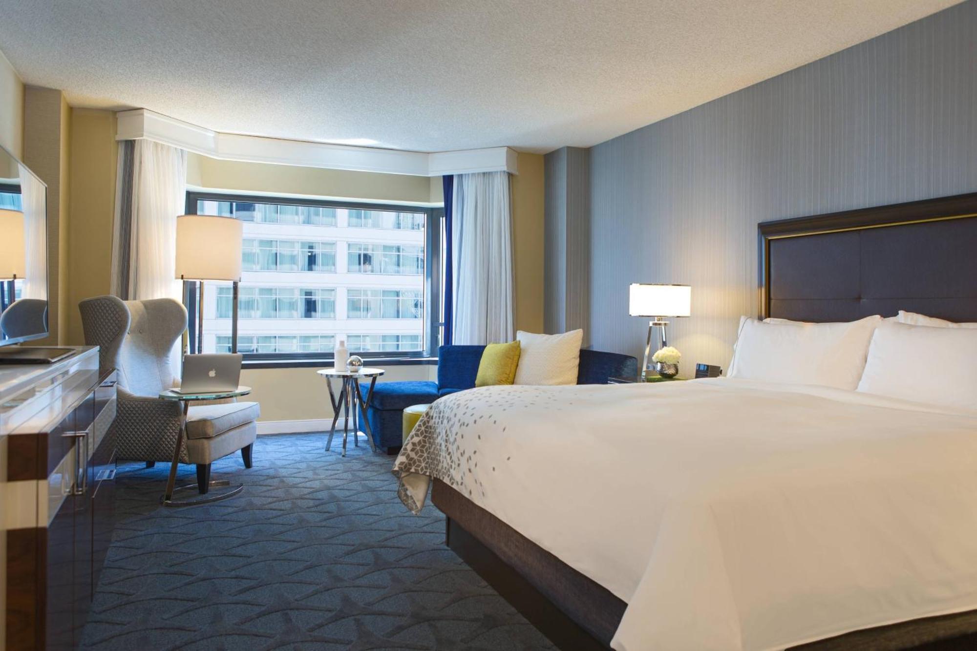 Renaissance Chicago Downtown Hotel Exterior photo
