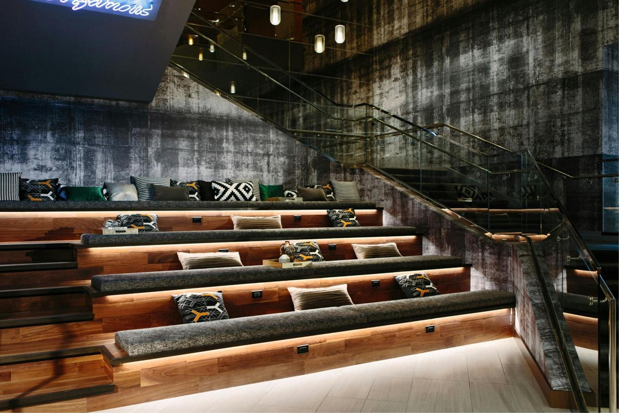 Renaissance Chicago Downtown Hotel Exterior photo
