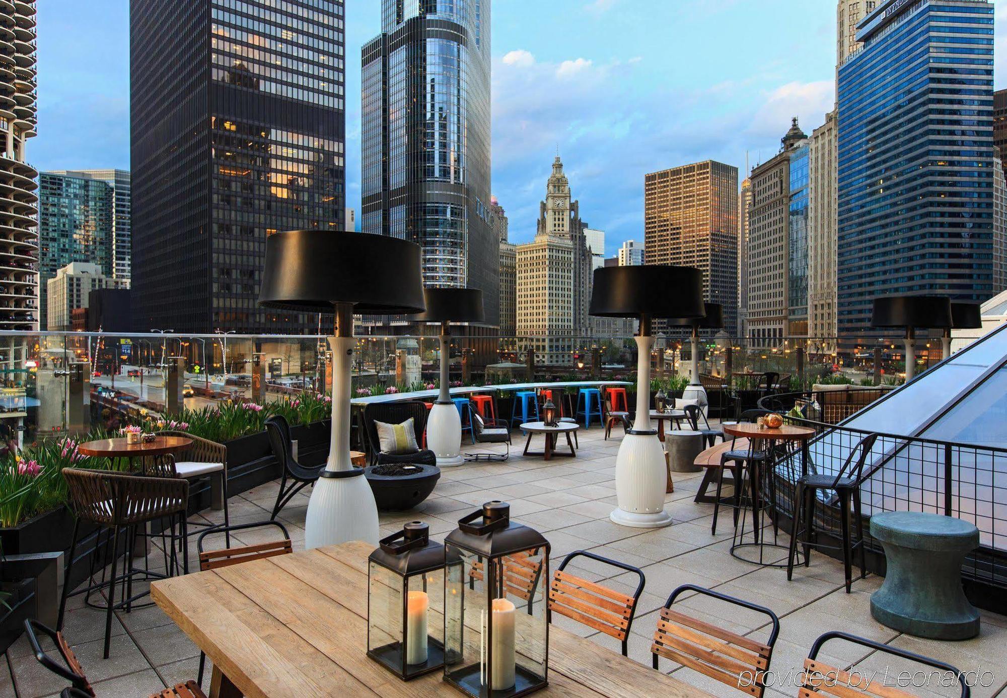 Renaissance Chicago Downtown Hotel Exterior photo