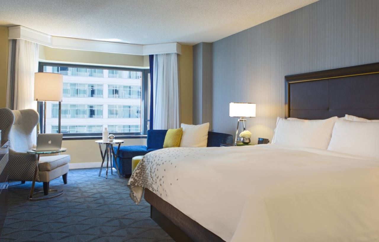 Renaissance Chicago Downtown Hotel Exterior photo